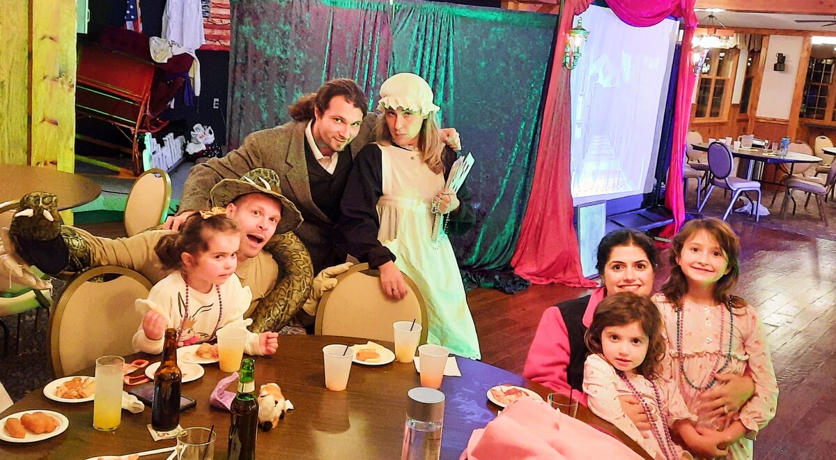 The secret to a great murder mystery party? Immersive storytelling, engaging characters, and a touch of suspense!