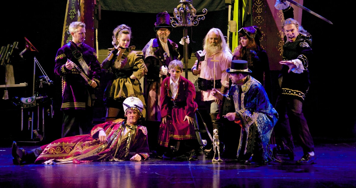 Riddlesbrood Cast
