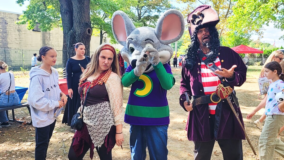 Outdoor entertainment and games at the Philadelphia Children’s Festival for kids