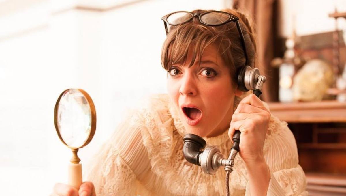 On the phone with riddlesbrood