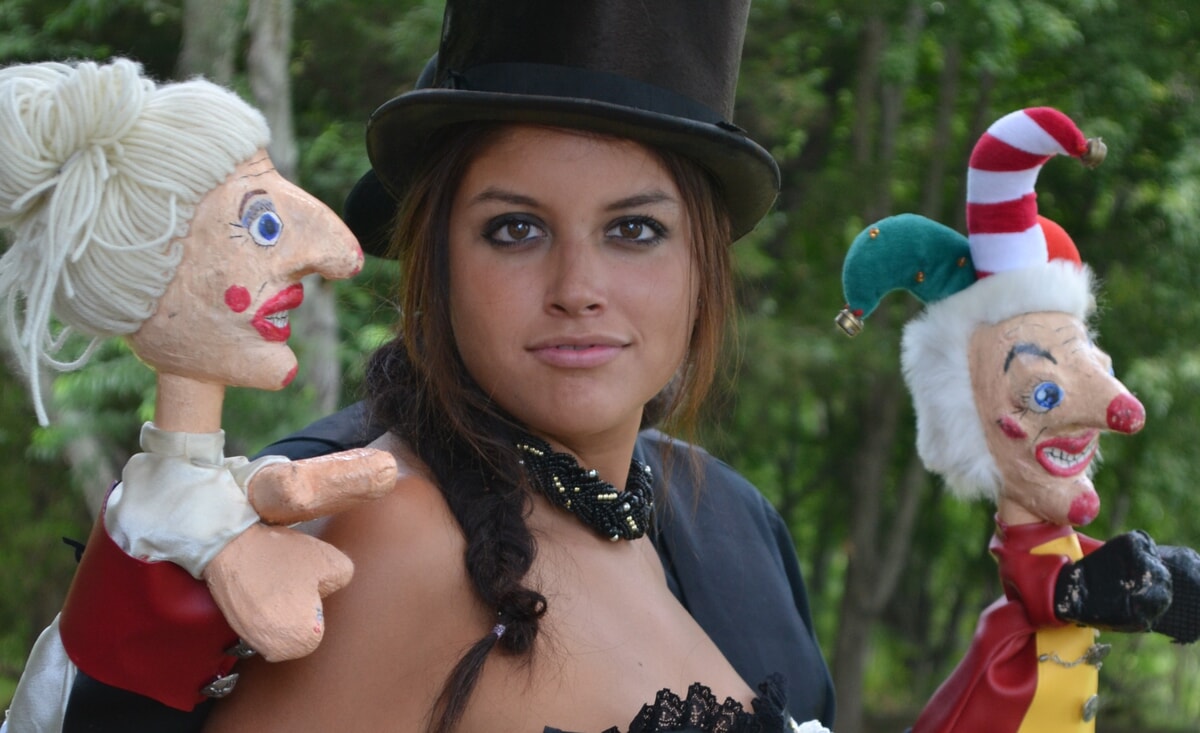 Theatrical storytelling at its finest—Riddlesbrood values on content unite creativity and performance