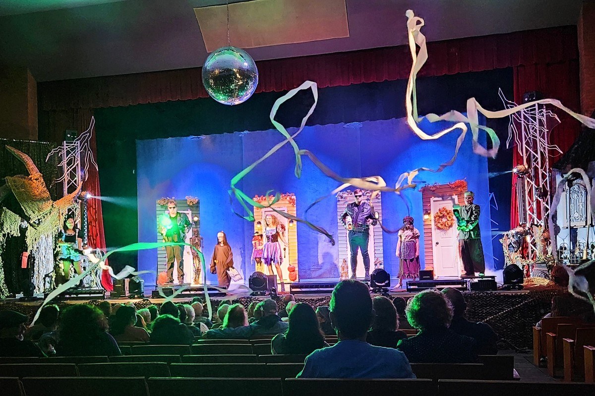 A large-scale touring mainstage production featuring a cast of talented performers